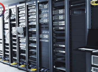 السيرفرات (Servers): القلب النابض لعالم الإنترنت والبنية التحتية الرقمية