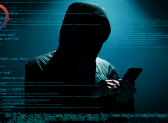 حماية الهواتف من التجسس: كيف تعرف إنك مُراقَب وكيف تحمي نفسك