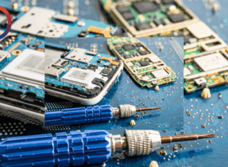 صيانة الموبايل: بين الفن والعِلم والدقة العالية